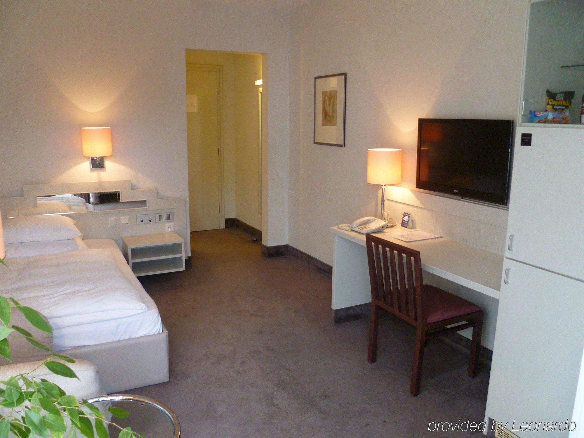 Fontana Hotel Wiesbaden Chambre photo