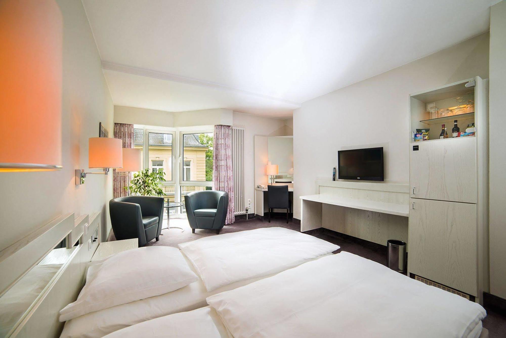 Fontana Hotel Wiesbaden Chambre photo